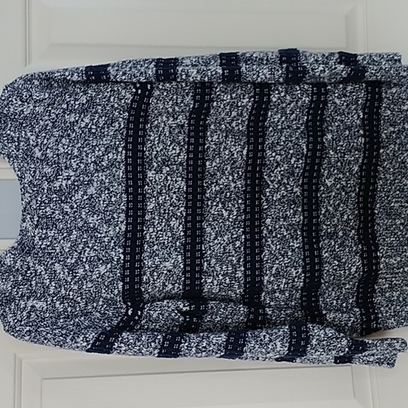 L.L. Bean Navy and White Cotton Crew Neck Sweater Plus Size 1X - Picture 8 of 9